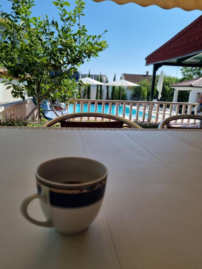 Villa Lukas ซูโกชัน ภายนอก รูปภาพ