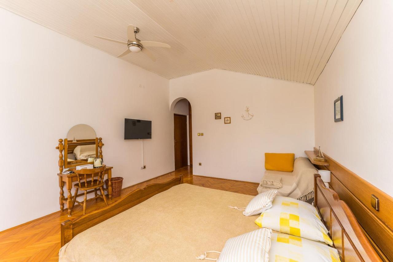 Villa Lukas ซูโกชัน ภายนอก รูปภาพ
