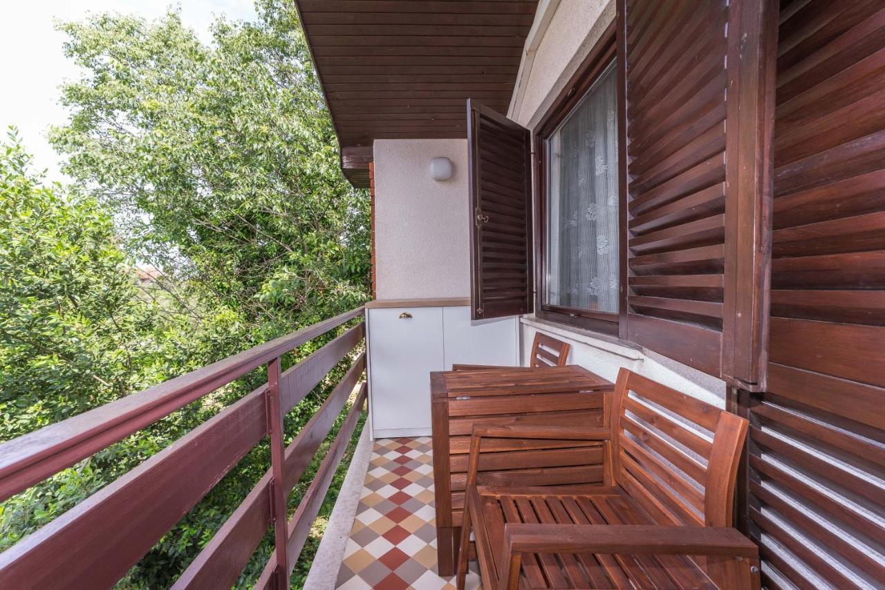 Villa Lukas ซูโกชัน ภายนอก รูปภาพ